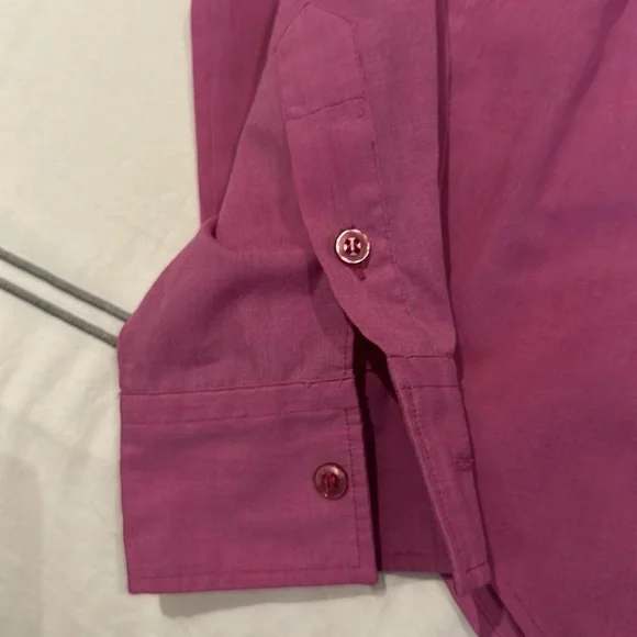 Cute button down top. - Picture 3 of 7